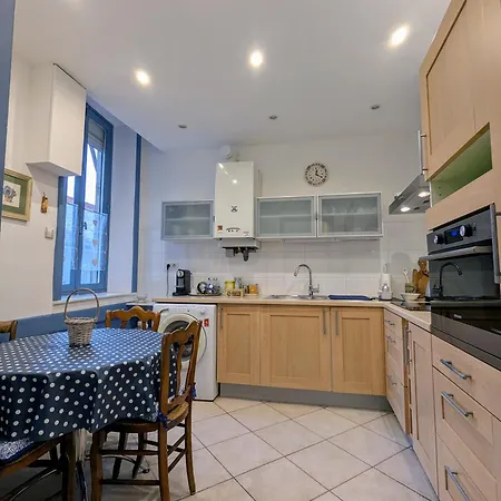 Grand Place Du Marche Apartment *