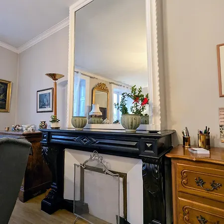 Grand Place Du Marche Apartment