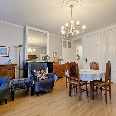 Grand Place Du Marche Apartment *